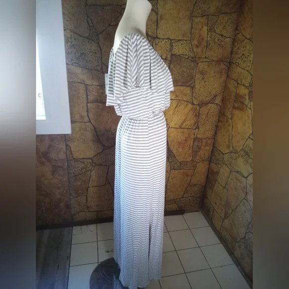 Eesome Gray Striped Off-Shoulder Maxi Dress - Picture 4 of 5